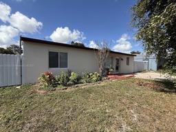 Picture of 2271 SW 42Nd Way, Fort Lauderdale, FL 33317