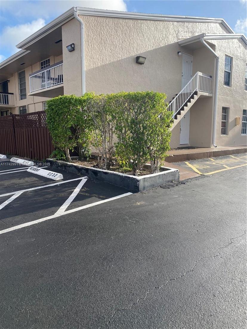 Picture of 13787 SW 66Th St # 140D, Miami FL 33183