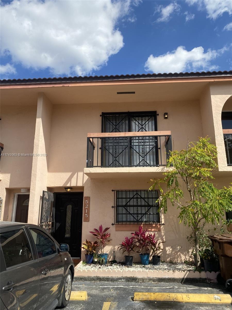 Picture of 5215 W 25Th Ct # 804, Hialeah, FL 33016