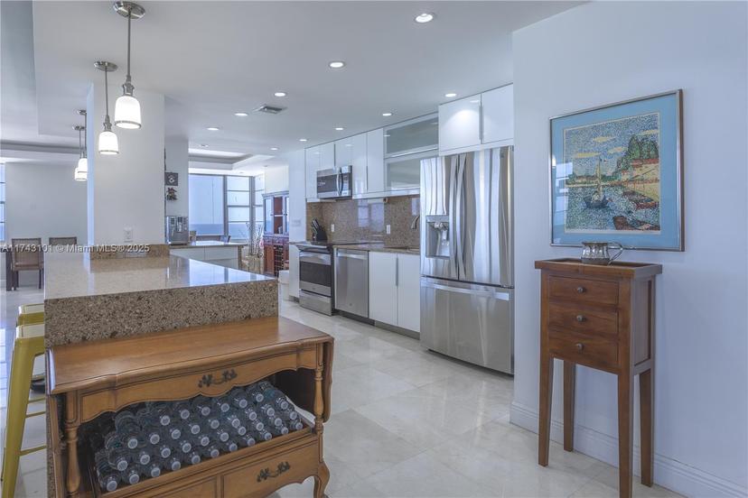 Picture of 5255 Collins Ave # 11E, Miami Beach FL 33140