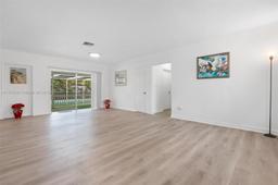 Picture of 535 NE 158Th St, Miami, FL 33162