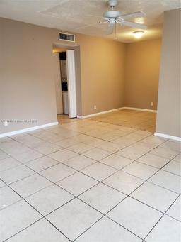 Picture of 4760 NW 24Th Ct # B115, Lauderdale Lakes, FL 33313