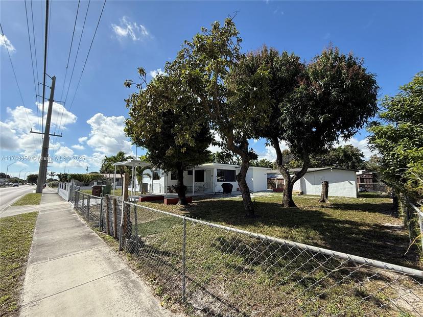 Picture of 599 E 12Th St, Hialeah FL 33010