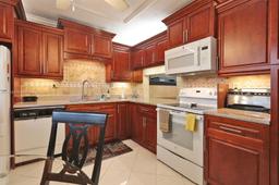 Picture of 4940 E Sabal Palm Blvd # 203, Tamarac, FL 33321