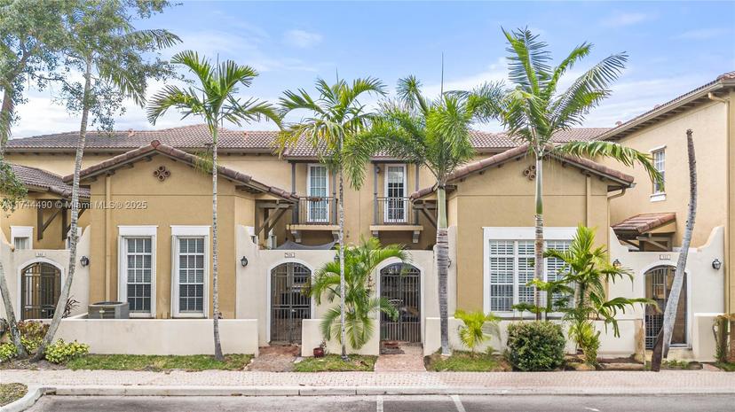 Picture of 924 SW 146Th Ter, Pembroke Pines FL 33027