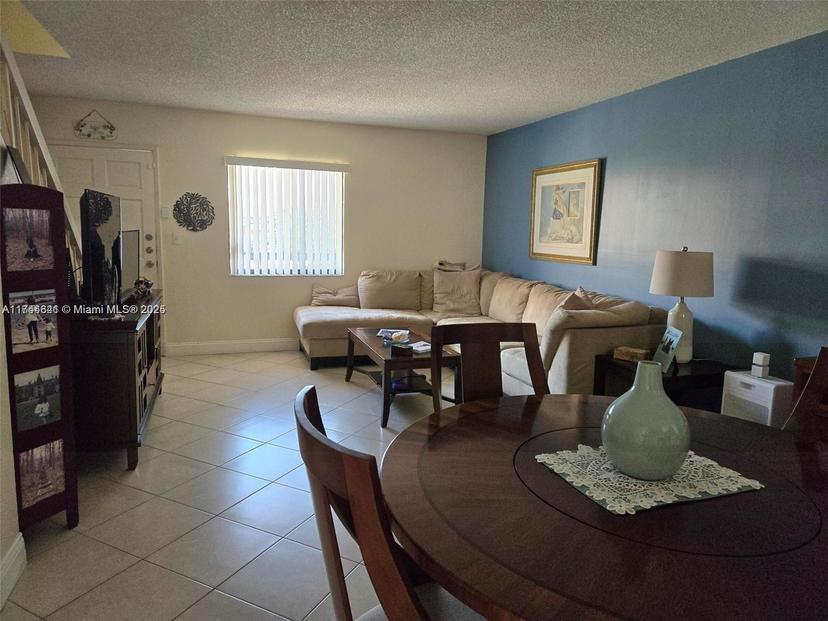 Picture of 2174 W 60Th St # 17205, Hialeah FL 33016