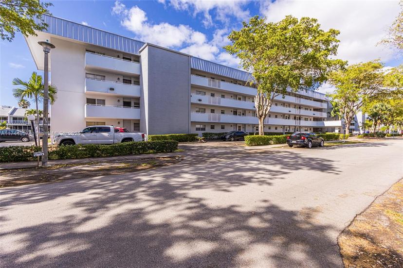 Picture of 3600 NE 170Th St # 112, North Miami Beach FL 33160