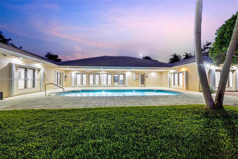 Picture of 6670 Riviera Dr, Coral Gables FL 33146