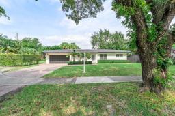 Picture of 6301 Lake Geneva Rd, Miami Lakes, FL 33014