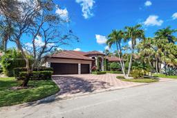 Picture of 560 W Enclave Cir W, Pembroke Pines, FL 33027