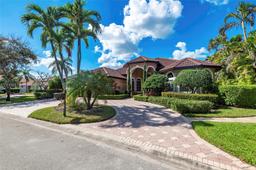 Picture of 560 W Enclave Cir W, Pembroke Pines, FL 33027