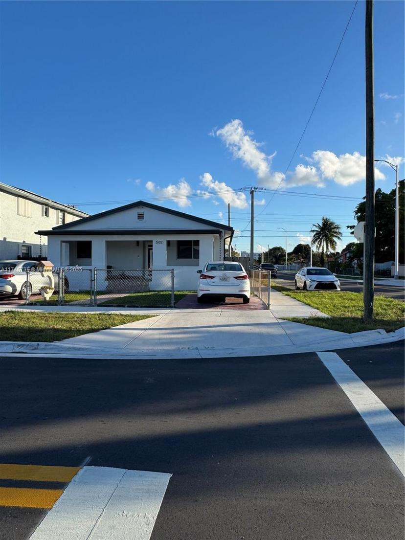 Picture of 502 E 14Th St, Hialeah FL 33010