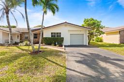 Picture of 2426 NW 91St Ave, Coral Springs, FL 33065