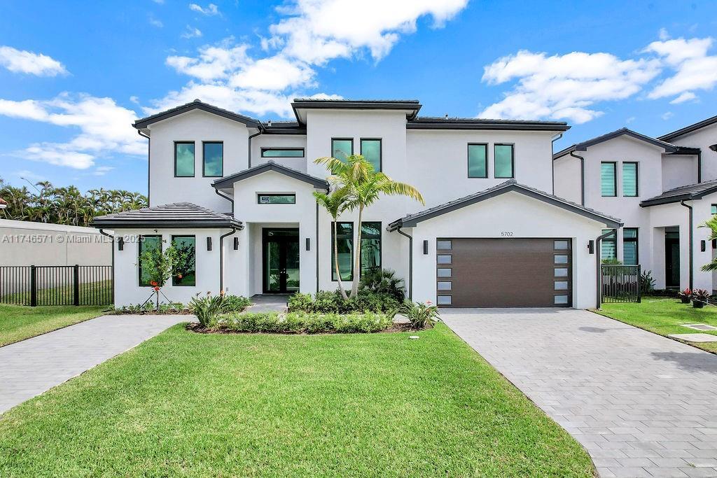 Picture of 5702 E Ashwood Cir E, Hollywood, FL 33312