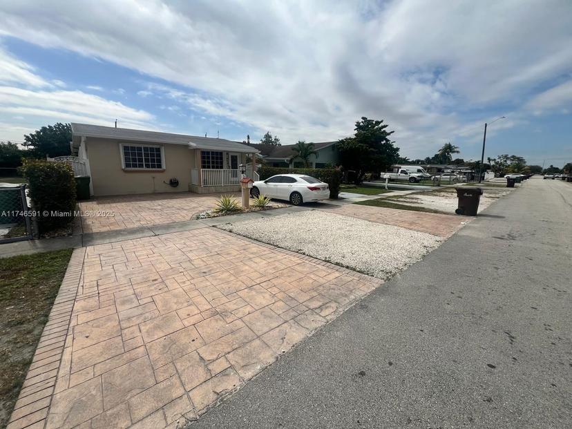 Picture of 766 E 48Th St, Hialeah FL 33013