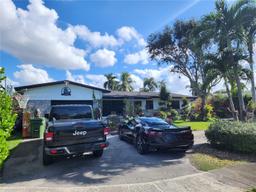 Picture of 2251 NW 87Th Terrace, Pembroke Pines, FL 33024