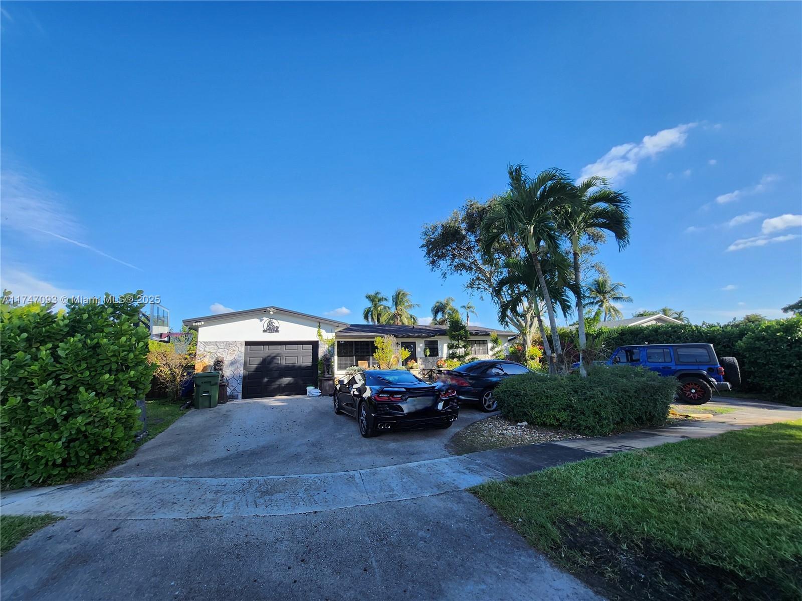 Picture of 2251 NW 87Th Terrace, Pembroke Pines, FL 33024