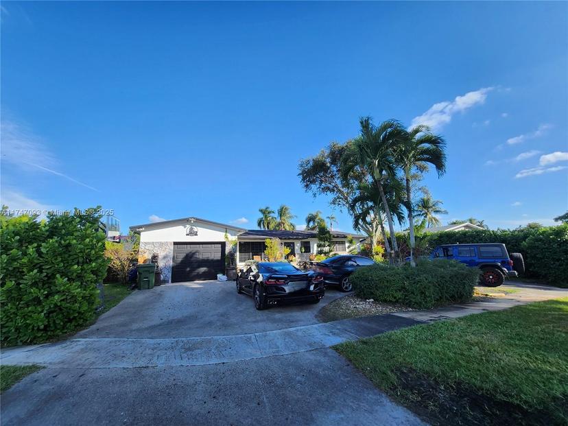 Picture of 2251 NW 87Th Terrace, Pembroke Pines FL 33024