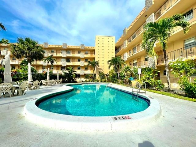 Picture of 2145 Pierce St # 122, Hollywood, FL 33020