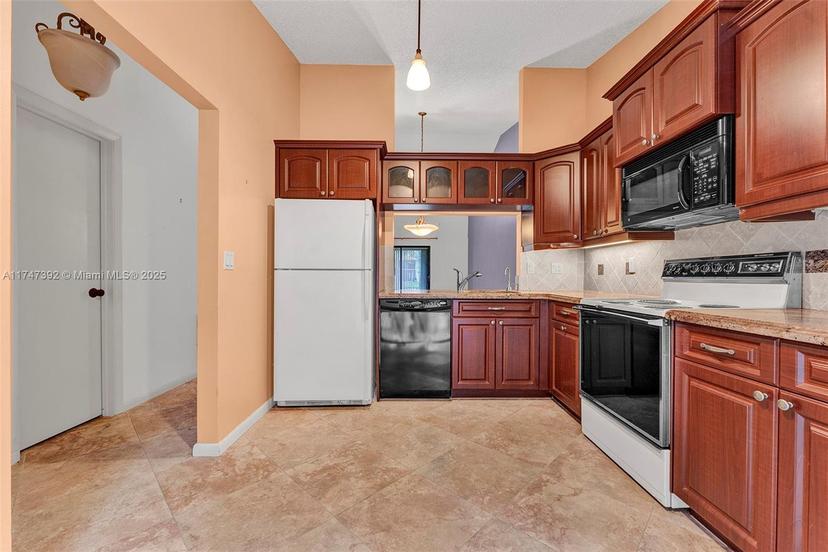 Picture of 3915 N Carambola Cir N # 29118, Coconut Creek FL 33066