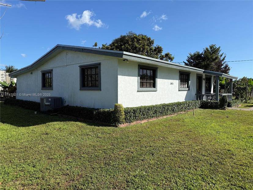 Picture of 21025 SW 210Th Ave, Miami FL 33187