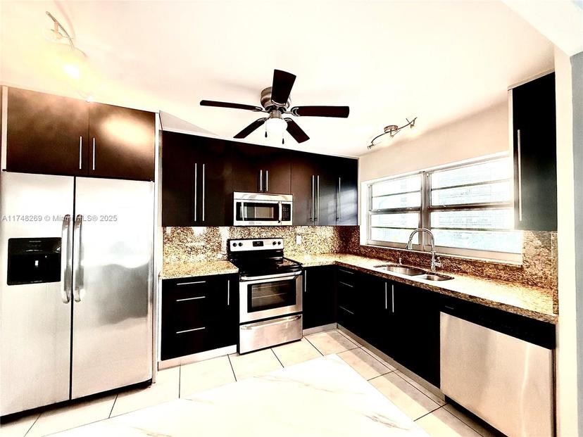 Picture of 1825 S Ocean Dr # 614, Hallandale Beach FL 33009