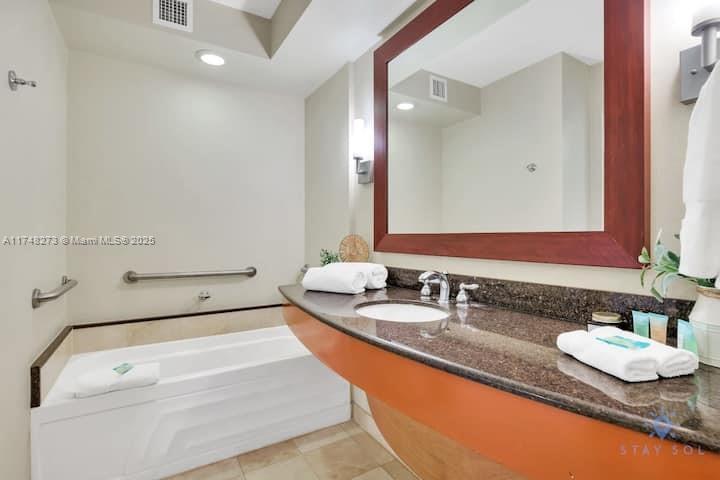 Picture of 18001 Collins Ave # 903, Sunny Isles Beach FL 33160