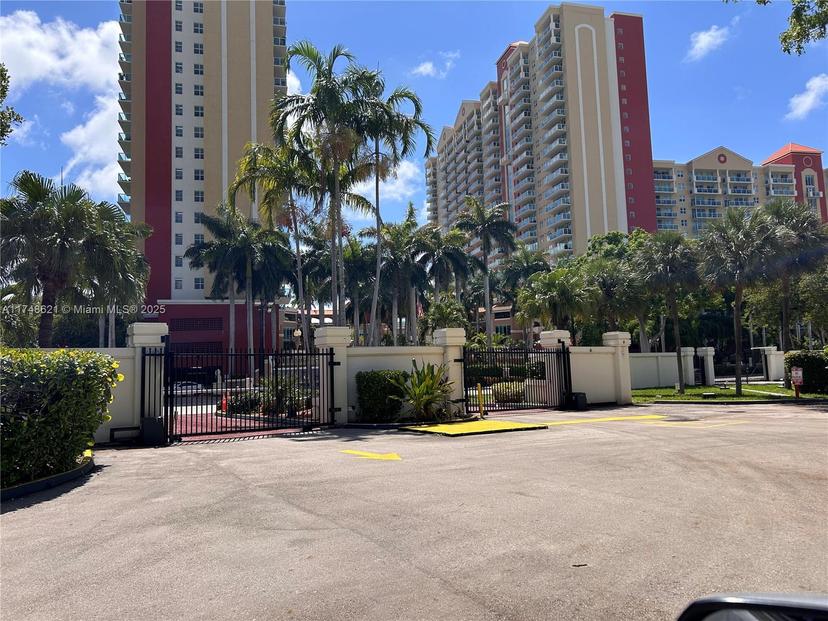 Picture of 16909 N Bay Rd # 519, Sunny Isles Beach FL 33160