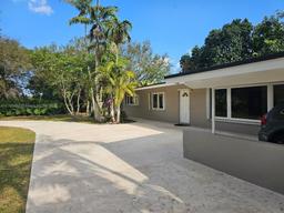 Picture of 15278 SW 268Th St, Homestead, FL 33032