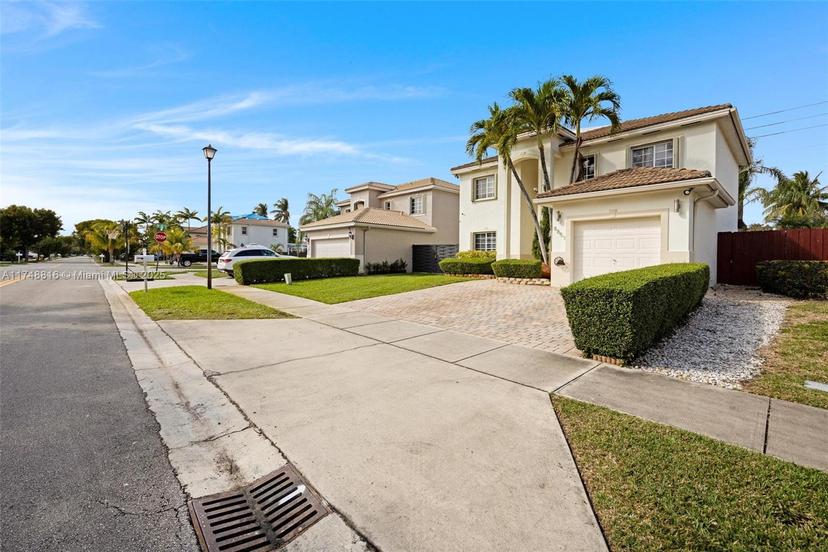 Picture of 8851 SW 208Th Ter, Cutler Bay FL 33189