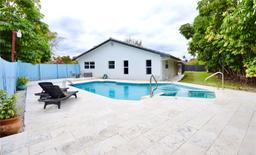 Picture of 1925 NE 214Th Ter, Miami, FL 33179