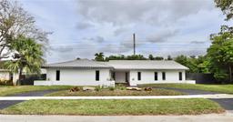 Picture of 1925 NE 214Th Ter, Miami, FL 33179