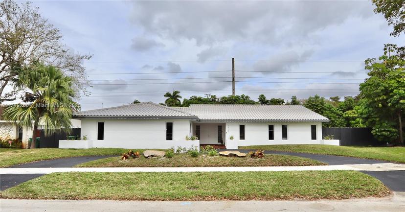 Picture of 1925 NE 214Th Ter, Miami FL 33179