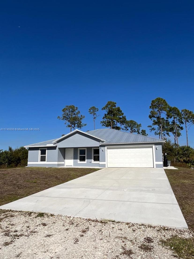 Picture of 555 Yeehaw Ave, Clewiston FL 33440