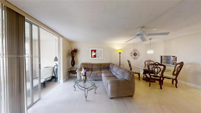 Picture of 2800 W Sunrise Lakes Dr # 101, Sunrise FL 33322