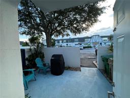 Picture of 3924 SW 67Th Ter # 117, Davie, FL 33314