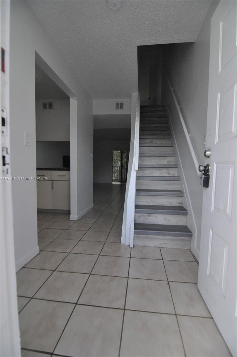 Picture of 2740 W 76Th St # 206, Hialeah FL 33016