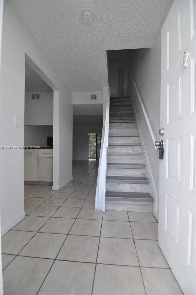 Picture of 2740 W 76Th St # 206, Hialeah FL 33016