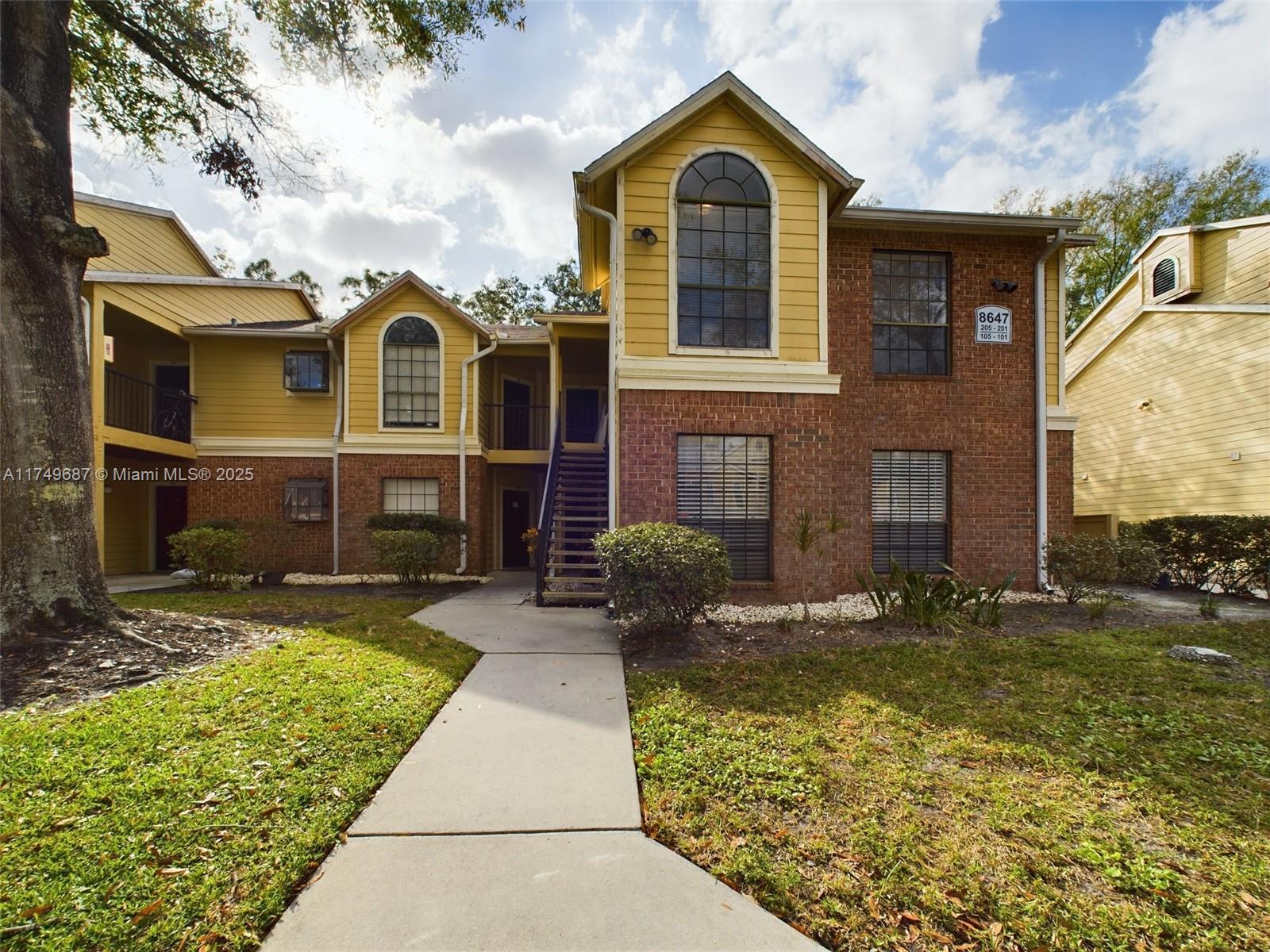 Picture of 8647 Mallard Reserve # 201, Tampa, FL 33614