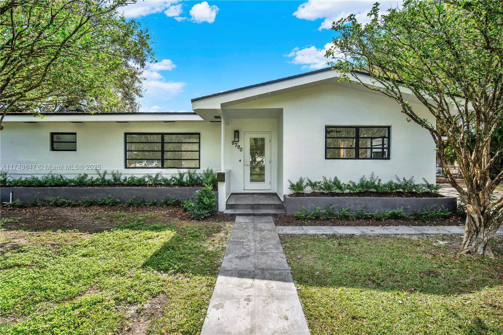 Picture of 9790 SW 136Th St, Miami, FL 33176