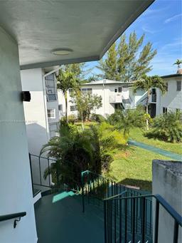 Picture of 18780 NE 18Th Ave # 222, Miami, FL 33179