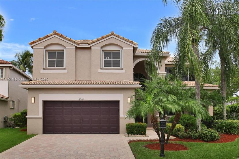 Picture of 3962 Pinewood Ln, Weston FL 33331