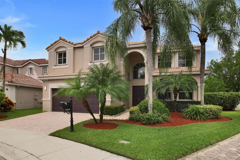 Picture of 3962 Pinewood Ln, Weston FL 33331