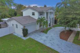 Picture of 280 Lake Dr, Coconut Creek, FL 33066