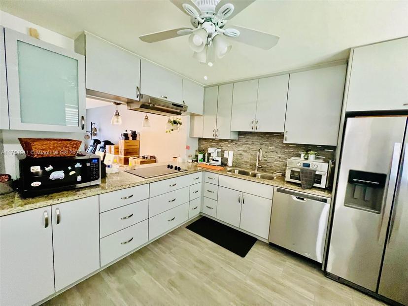 Picture of 200 Berkley Rd # 124, Hollywood FL 33024