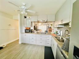 Picture of 200 Berkley Rd # 124, Hollywood, FL 33024