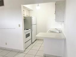 Picture of 2145 Pierce St # 421, Hollywood, FL 33020