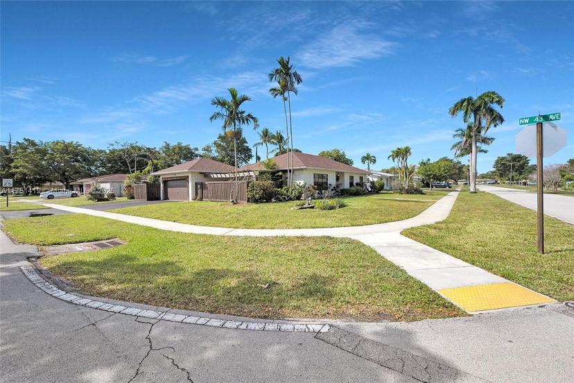 Picture of 4300 NW 7Th Court, Plantation FL 33317