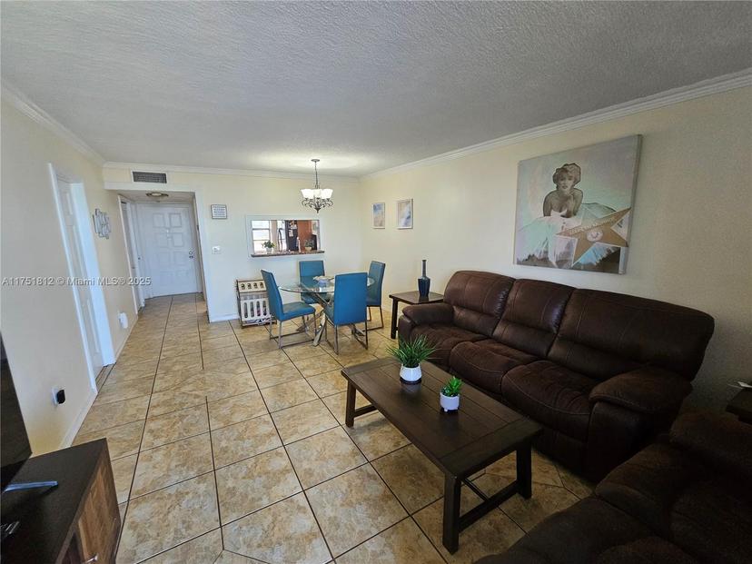 Picture of 1100 Colony Point Cir # 505, Pembroke Pines FL 33026