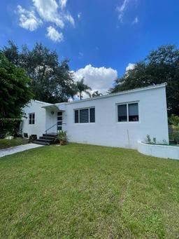 Picture of 11660 NE 8 Ave, Biscayne Park, FL 33161